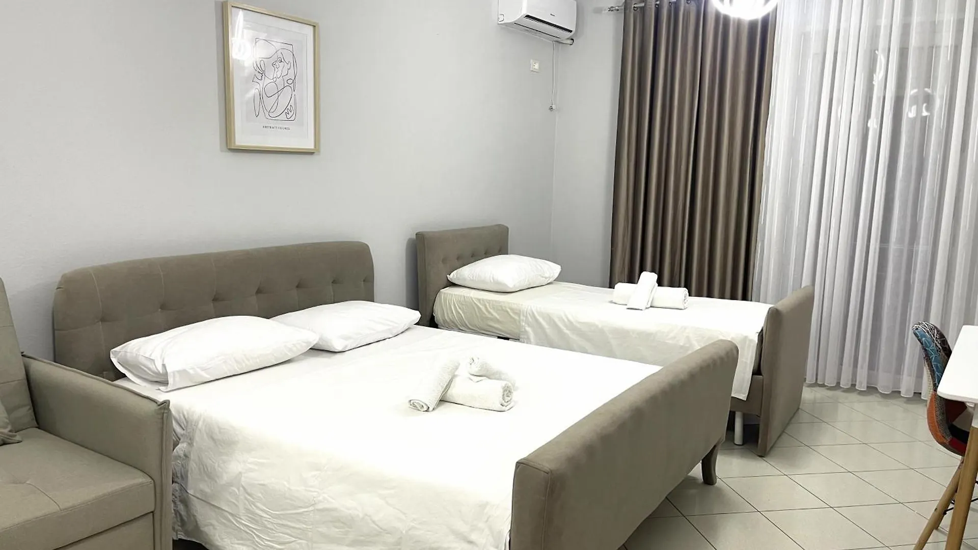 Shell Apartments فلورا ألبانيا